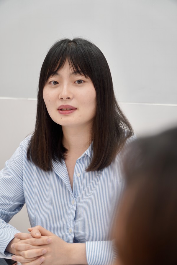 "올해 초에 오스트리아 비엔나에 있는 ‘자륵파브릭’(Sargfabrik)이라는 주택협동조합을 방문했어요. 여러 명이 주택협동조합을 구성해 공동체 주택을 만들었어요. 벌써 20년이 다 되었는데 가족 단위로 살기도 하고 혼자 살기도 하더라고요. 그 집에 사시는 한 분이 농담 삼아 여긴 몇 년 지나면 양로원이 될 것 같다고 하셨어요. 사람들이 안 나가고 계속 사니까요. 우리도 그렇게 할 수 있겠다는 생각이 들더라고요." (송현정 씨) ⓒ복음과상황 정민호