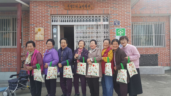 이하 사진: 영화 칠곡 가시나들 스틸컷