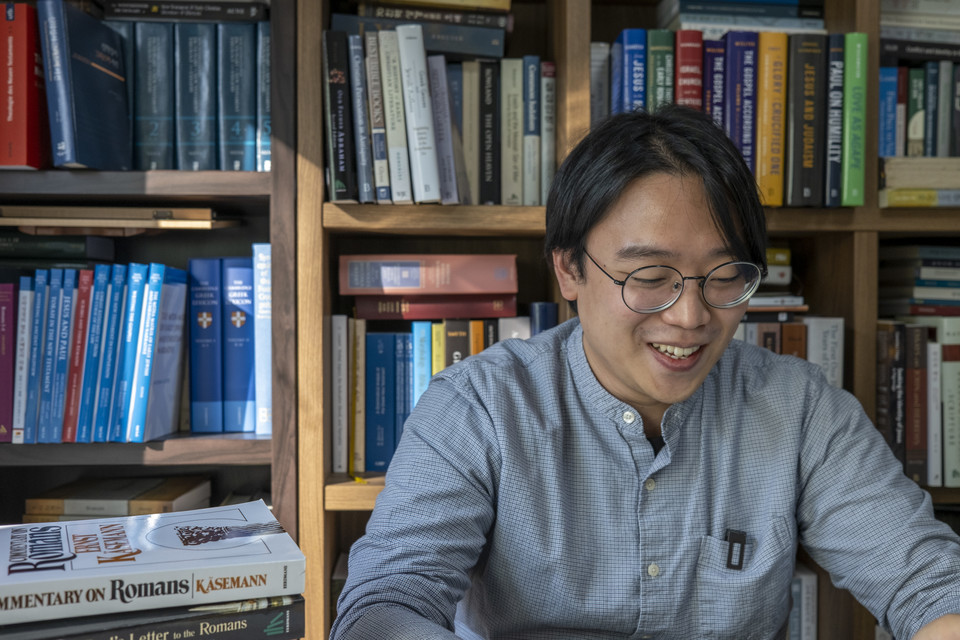 최찬욱 독자가 사역하는 서울 봉천동에 있는 ‘함께하는교회 예수마을’은 복상 발행인을 맡기도 한 캠퍼스 운동 대부 이승장 목사가 설립한 교회다. 이승장 목사 은퇴 이후 장승익 목사가 담임하고 있다. ⓒ복음과상황 정민호<br>