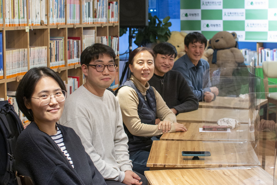 왼쪽부터 전해운 간사, 한호민 간사, 송선경 지부장, 김대환 지부장, 박현홍 대표. ⓒ복음과상황 정민호