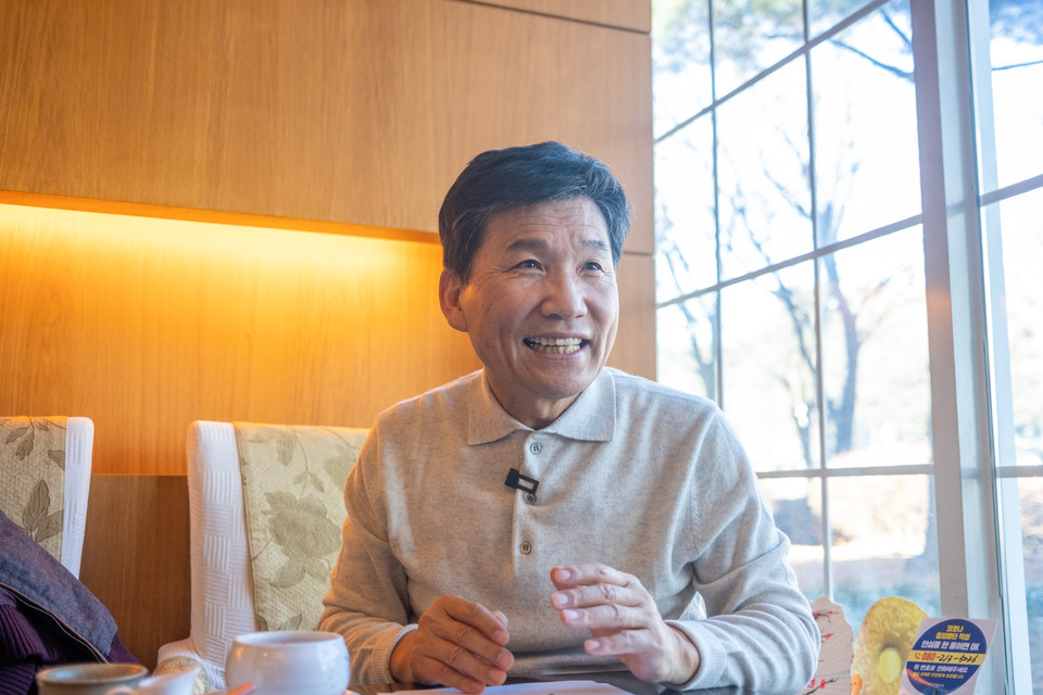 안창남 강남대 교수는 국세청 직원 중 최초로 해외 박사학위(파리 제2대학 법학박사)를 받았으며, 전 세계 세 원의 합리적 배분을 통한 균형 발전을 꾀하는 월드텍스 연구회를 조직해 활동하고 있다. ⓒ복음과상황 정민호