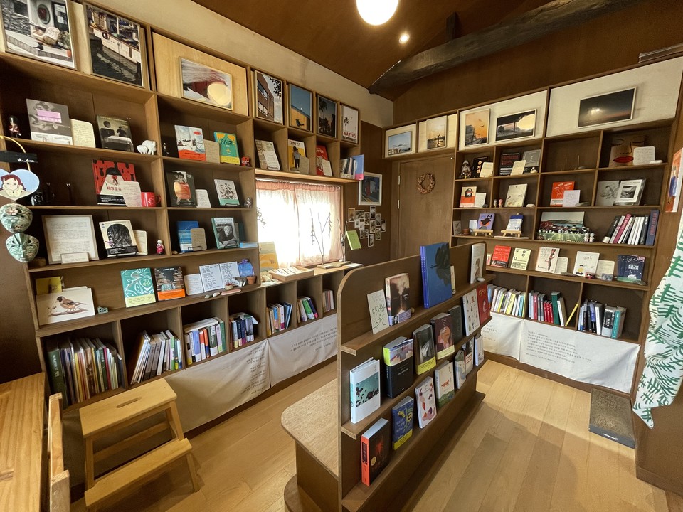 ‘책방내일’ 내부. ⓒ복음과상황 김다혜<br>