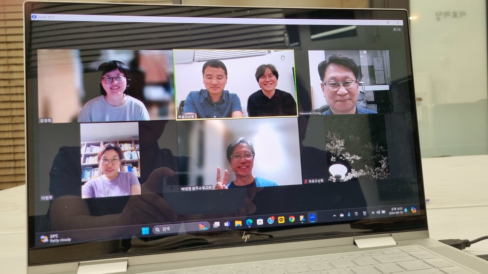 두 차례 줌 미팅을 진행했다.