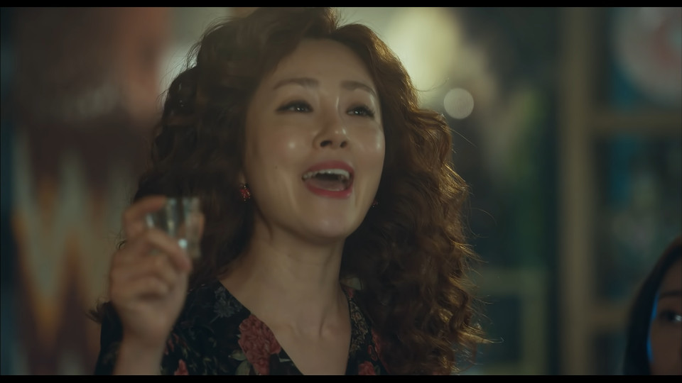 드라마 〈나의 아저씨〉에서 ‘정희’가 “윤상원은! 우리의 추억이다!”라고 외치는 장면. 〈나의 아저씨〉 갈무리