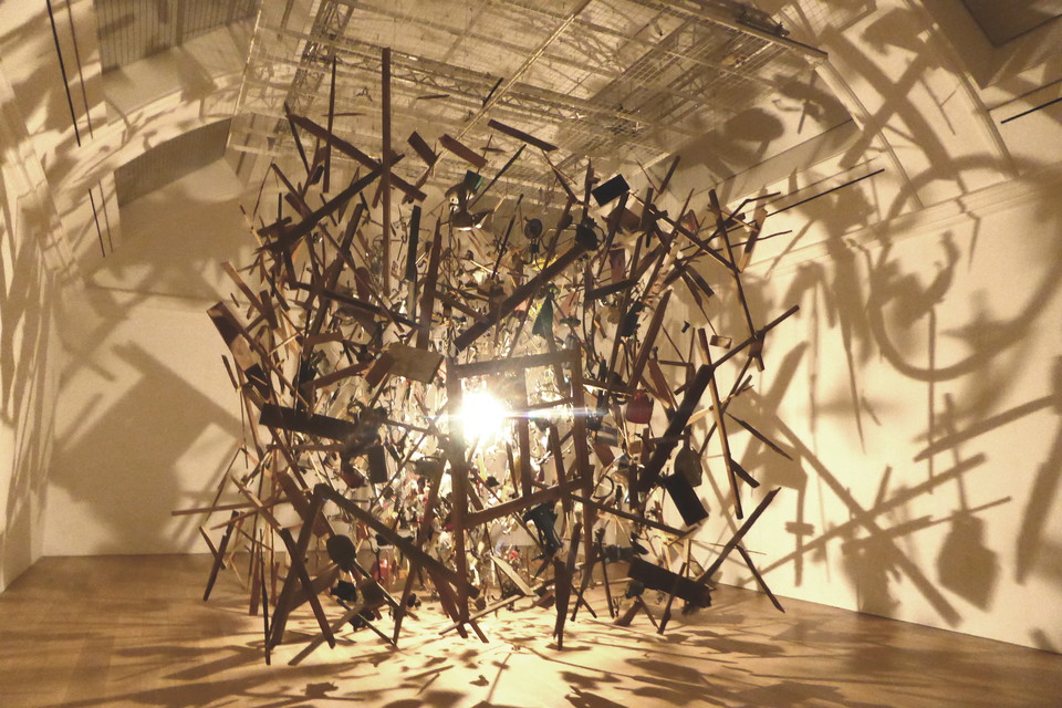 〈차갑고 어두운 물질〉