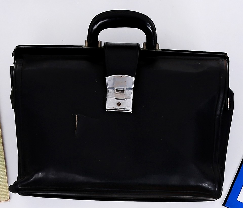 문용동 전도사의 가방. (사진: 문용동전도사기념사업회 제공)