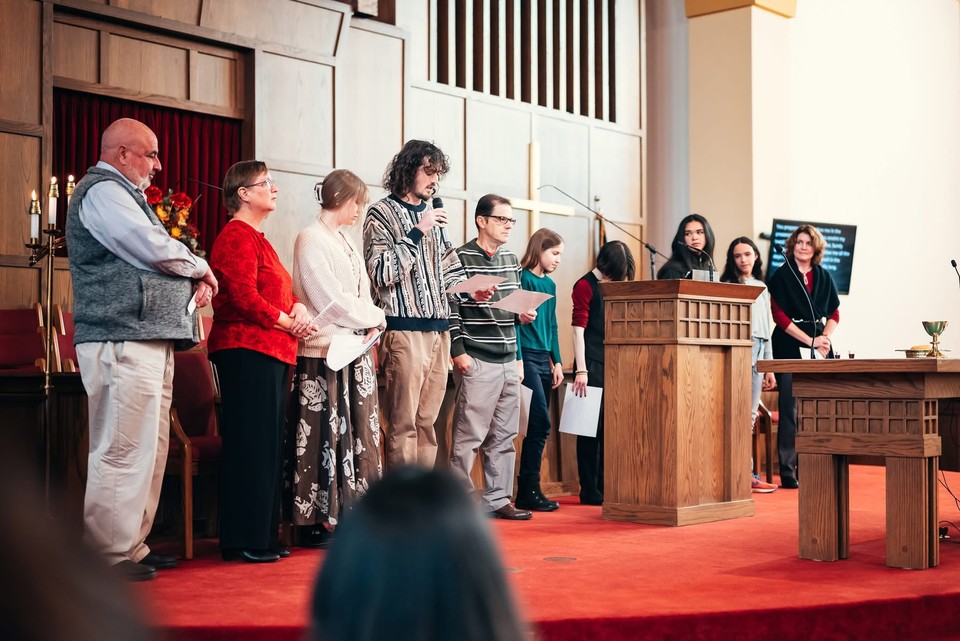 한글을 배운 학생들이 연합예배 시간에 한국어로 성서를 읽기도 한다.