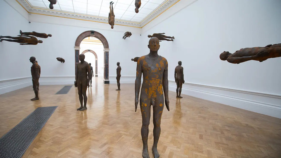 안토니 곰리의 〈Lost Horizon I〉(2018). (Royal Academy 홈페이지 갈무리)